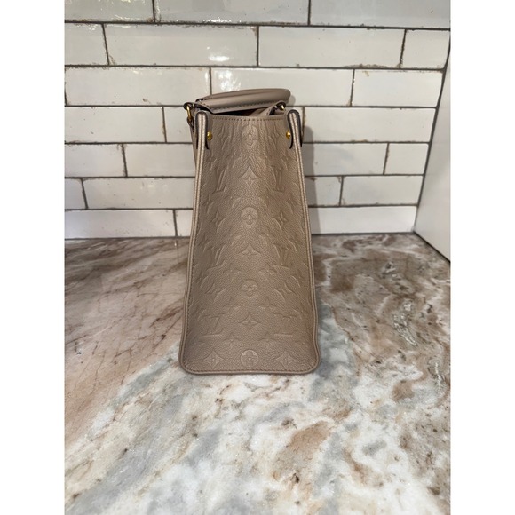 Louis Vuitton OnTheGo MM Monogram Empreinte Leather Tourterelle Tote Bag M45494 - Picture 2 of 8
